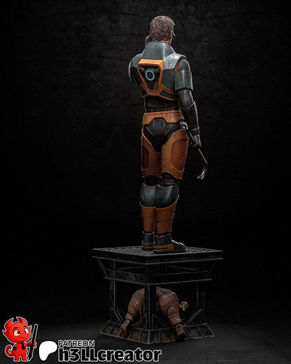 Gordon Freeman Half Life Figure - resin tabletop miniature alternate angle