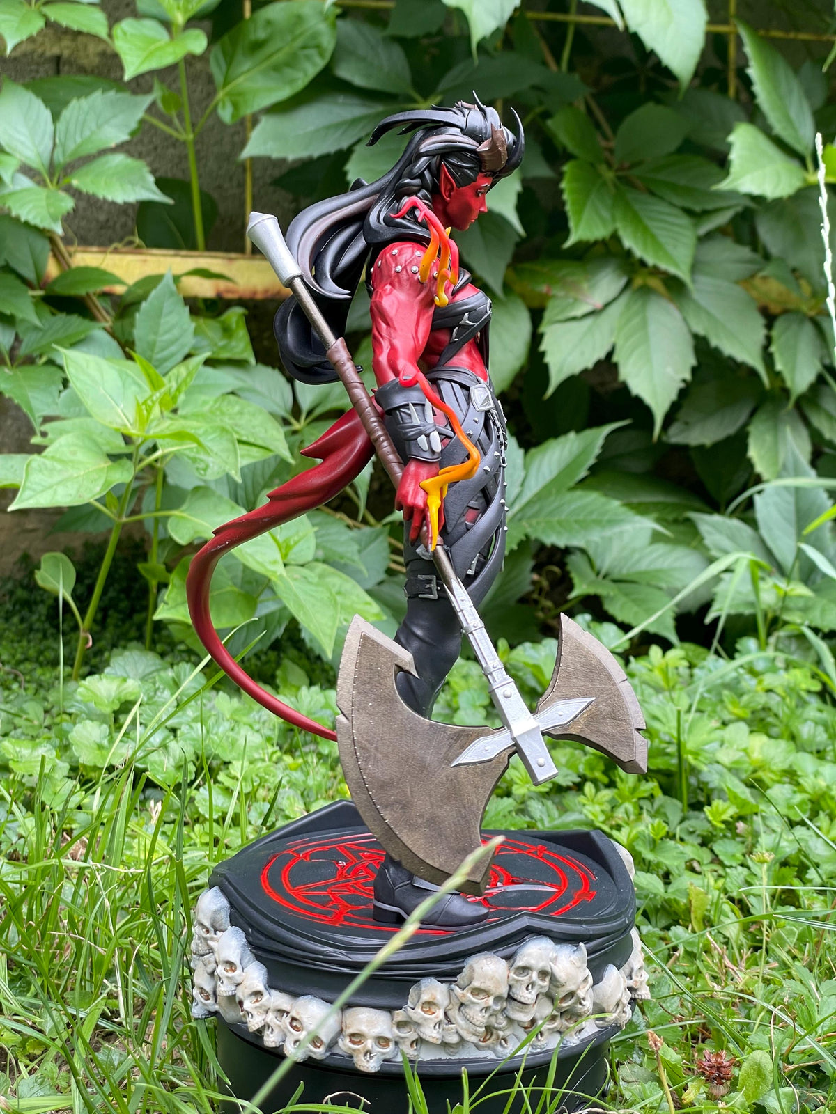 Karlach Figure - Baldur's Gate 3 - paintable tabletop miniature product view